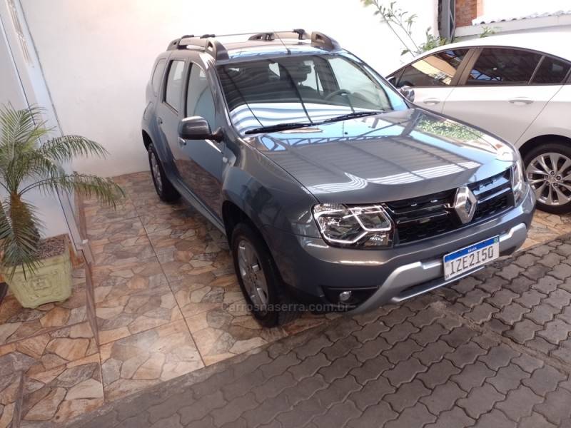 RENAULT - DUSTER - 2018/2019 - Cinza - R$ 69.900,00