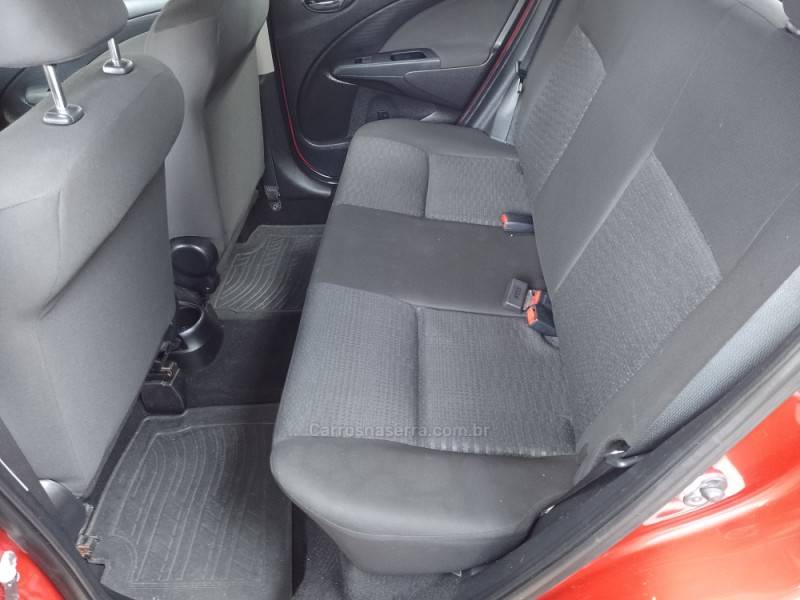 TOYOTA - ETIOS - 2015/2016 - Vermelha - R$ 47.900,00