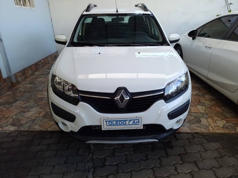 RENAULT - SANDERO - 2017/2018 - Branca - R$ 55.900,00