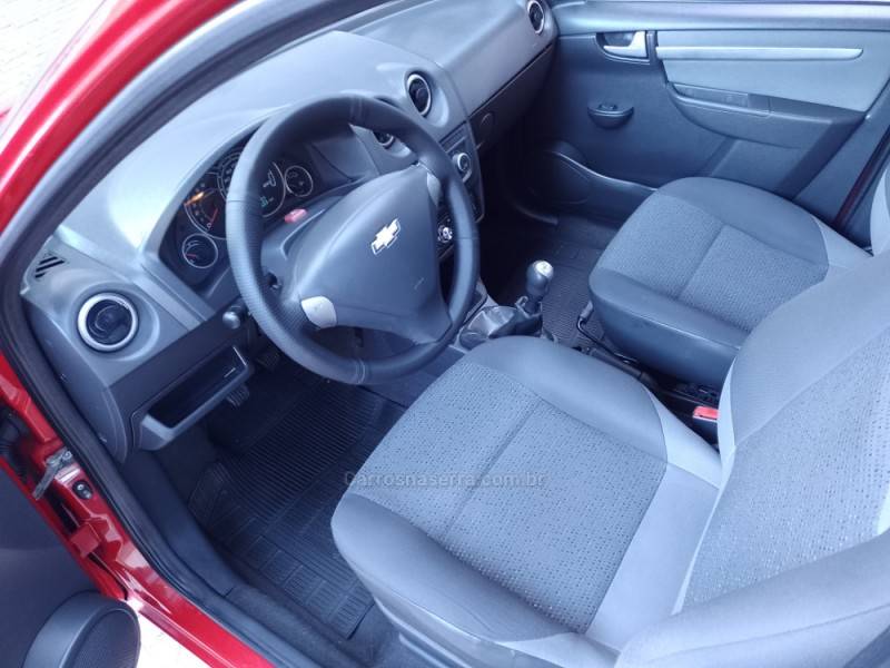 CHEVROLET - CELTA - 2014/2015 - Vermelha - R$ 35.900,00