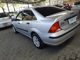 FORD - FOCUS - 2004/2005 - Prata - R$ 23.900,00