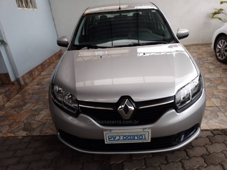 RENAULT - LOGAN - 2018/2019 - Prata - R$ 49.900,00