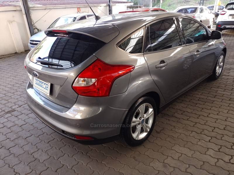 FORD - FOCUS - 2014/2015 - Cinza - R$ 58.900,00