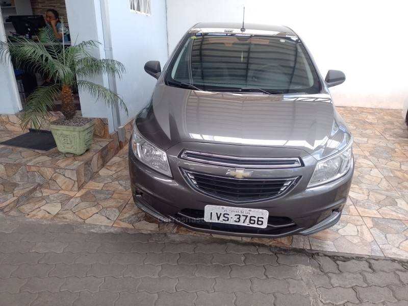 CHEVROLET - ONIX - 2014/2015 - Cinza - R$ 45.900,00