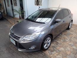 FORD - FOCUS - 2014/2015 - Cinza - R$ 56.900,00