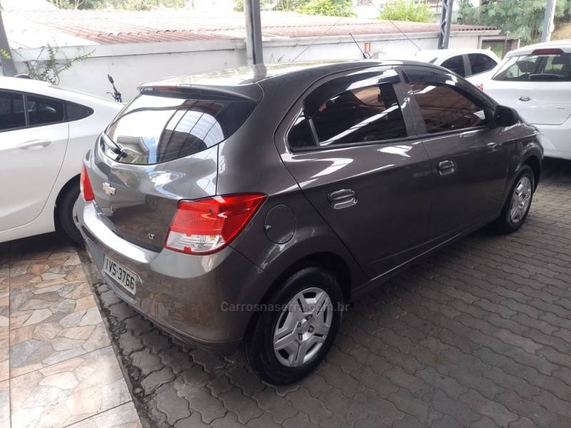 CHEVROLET - ONIX - 2014/2015 - Cinza - R$ 45.900,00