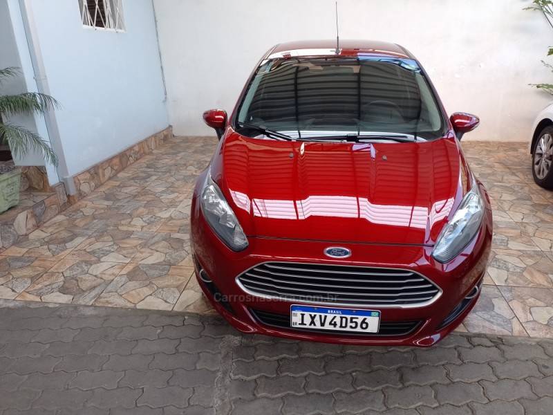 FORD - FIESTA - 2017/2017 - Vermelha - Sob Consulta