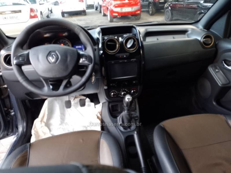 RENAULT - DUSTER - 2015/2016 - Cinza - R$ 63.900,00