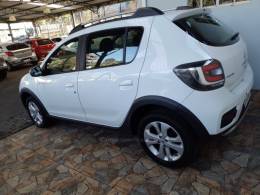 RENAULT - SANDERO - 2017/2018 - Branca - R$ 55.900,00
