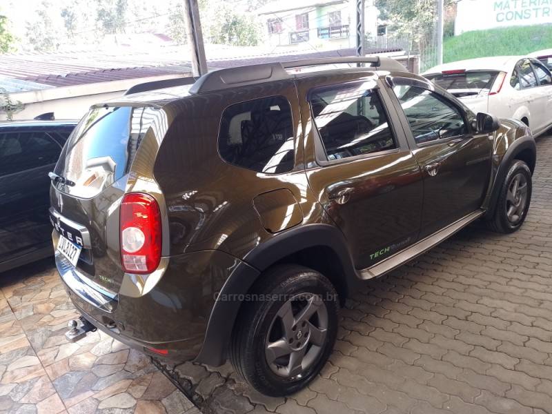 RENAULT - DUSTER - 2014/2014 - Verde - R$ 54.900,00
