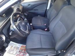 TOYOTA - ETIOS - 2015/2016 - Cinza - R$ 47.900,00