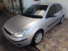 FORD - FOCUS - 2004/2005 - Prata - R$ 23.900,00