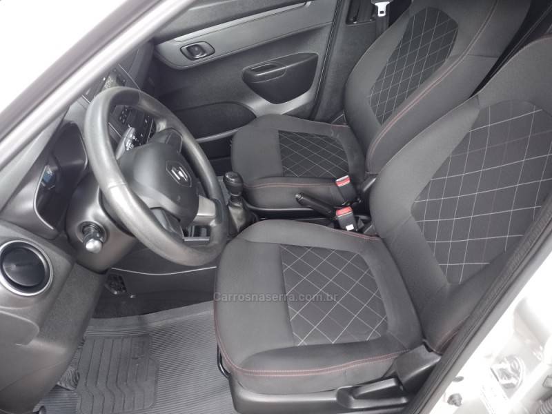 RENAULT - KWID - 2021/2022 - Prata - R$ 47.900,00