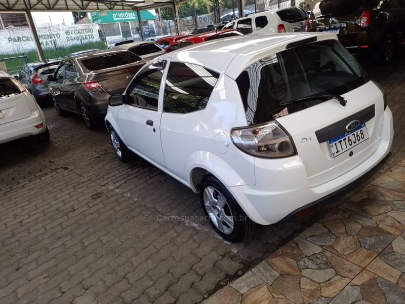 FORD - KA - 2012/2013 - Branca - R$ 26.900,00