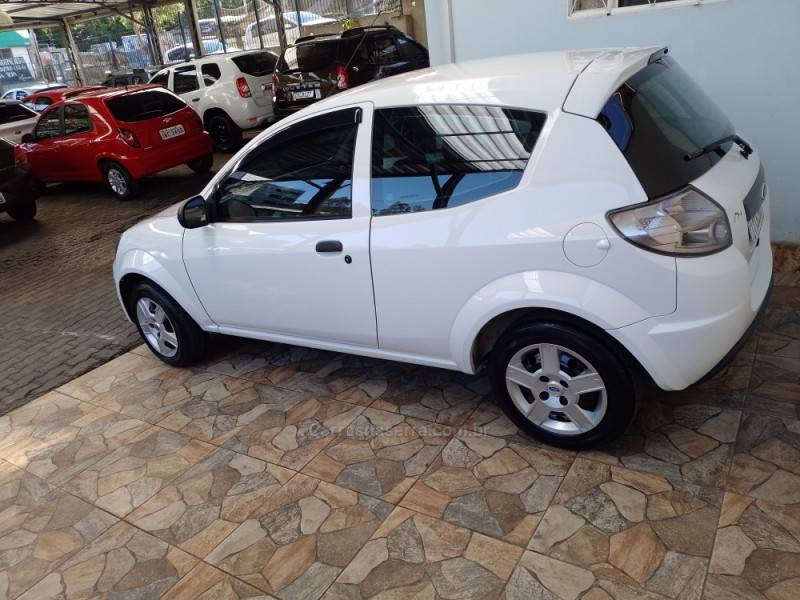 FORD - KA - 2012/2013 - Branca - R$ 26.900,00