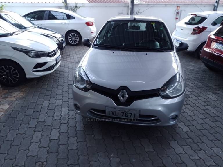 RENAULT - CLIO - 2014/2015 - Prata - R$ 29.900,00