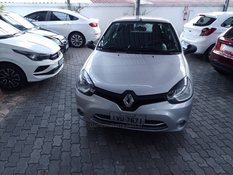 RENAULT - CLIO - 2014/2015 - Prata - R$ 29.900,00