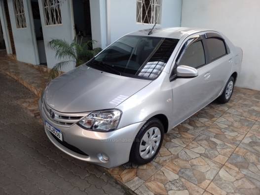 TOYOTA - ETIOS - 2016/2017 - Prata - R$ 57.900,00