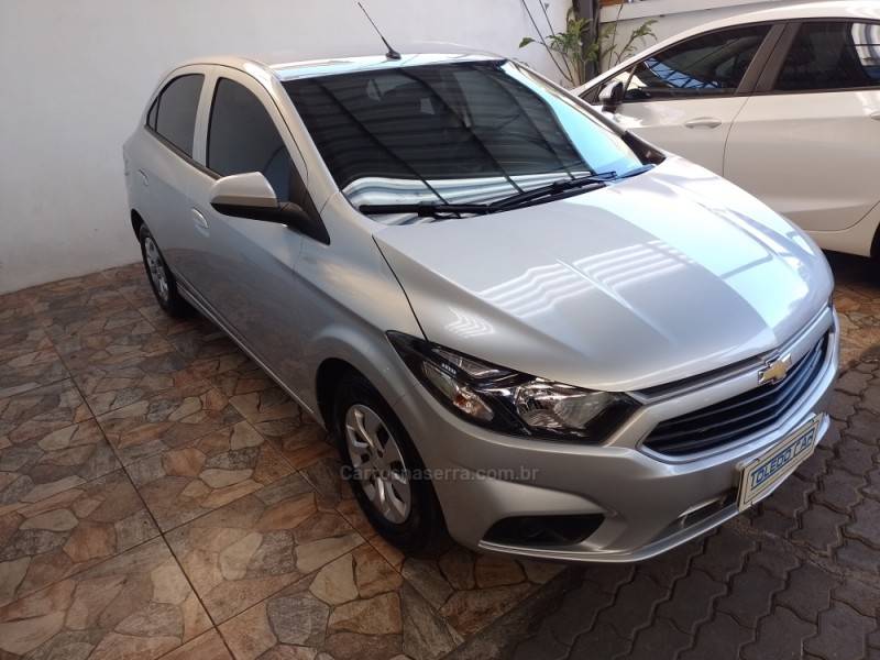 CHEVROLET - ONIX - 2019/2020 - Prata - R$ 55.900,00