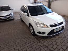 FORD - FOCUS - 2012/2013 - Branca - R$ 44.900,00