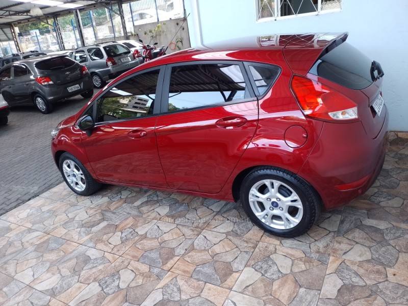 FORD - FIESTA - 2017/2017 - Vermelha - Sob Consulta