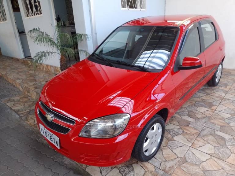 CHEVROLET - CELTA - 2014/2015 - Vermelha - R$ 35.900,00