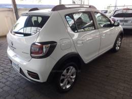 RENAULT - SANDERO - 2017/2018 - Branca - R$ 55.900,00