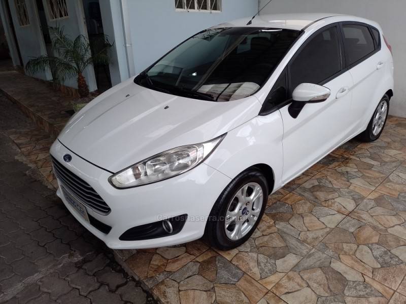FORD - FIESTA - 2014/2014 - Branca - R$ 45.900,00