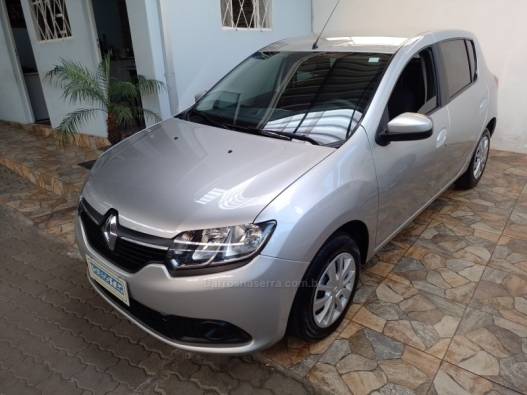 RENAULT - SANDERO - 2017/2018 - Prata - R$ 48.900,00
