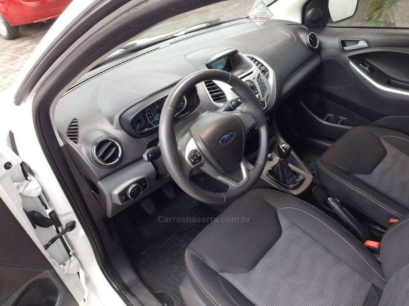 FORD - KA - 2016/2017 - Branca - R$ 43.900,00