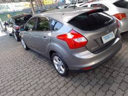 FORD - FOCUS - 2014/2015 - Cinza - R$ 56.900,00