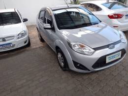 FORD - FIESTA - 2013/2014 - Prata - R$ 38.900,00