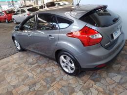 FORD - FOCUS - 2014/2015 - Cinza - R$ 58.900,00