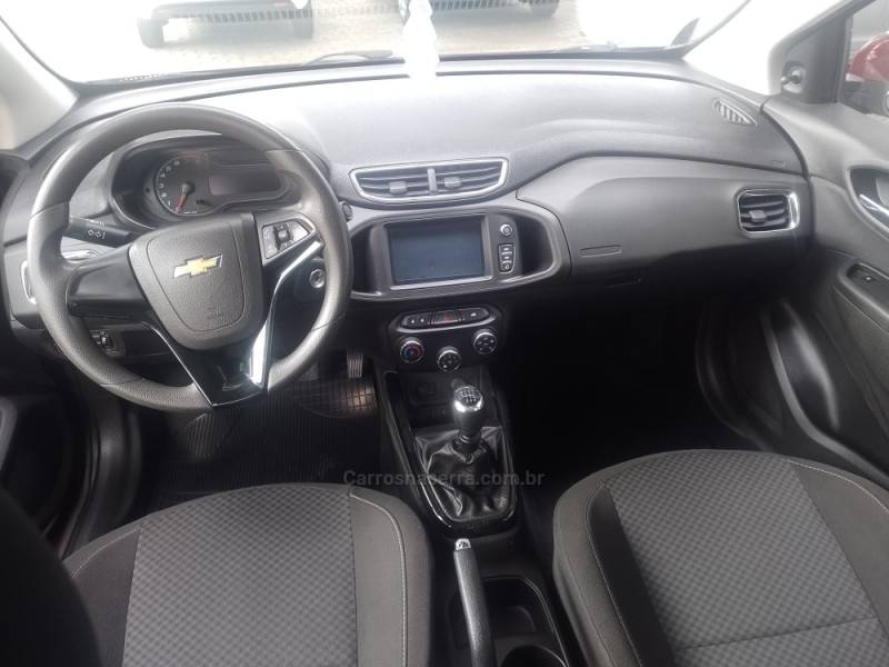 CHEVROLET - PRISMA - 2016/2017 - Vermelha - R$ 60.900,00