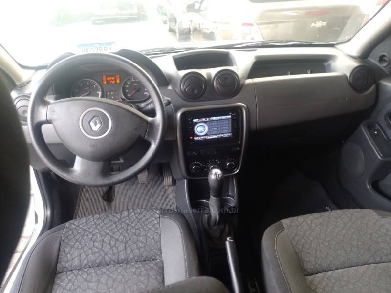 RENAULT - DUSTER - 2013/2014 - Branca - R$ 49.900,00