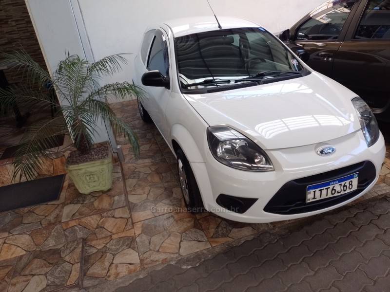 FORD - KA - 2012/2013 - Branca - R$ 26.900,00